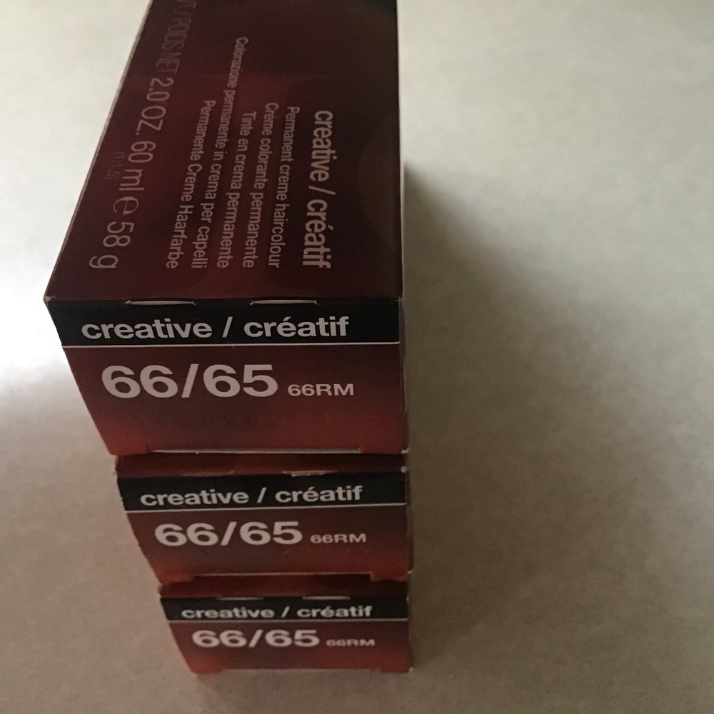 TIGI hair color dye